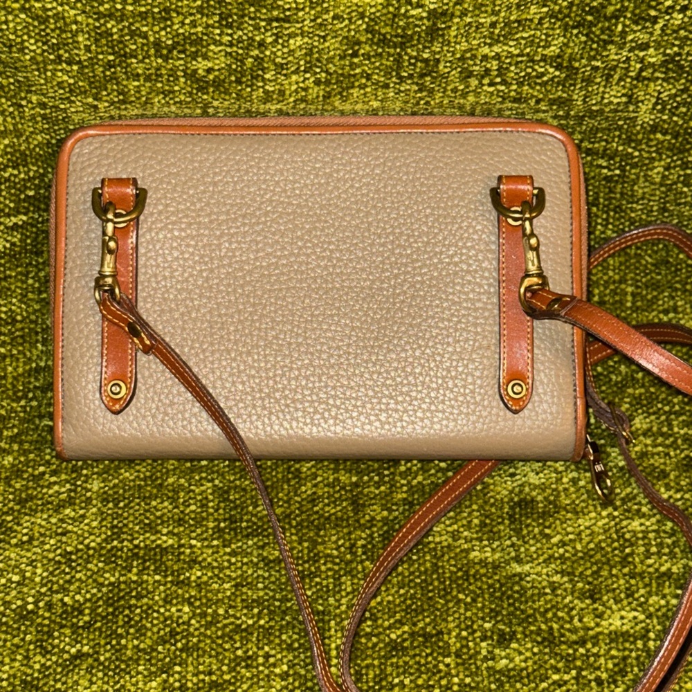 Dooney and Bourke W52 Large Zip Along - Picture 2 of 10